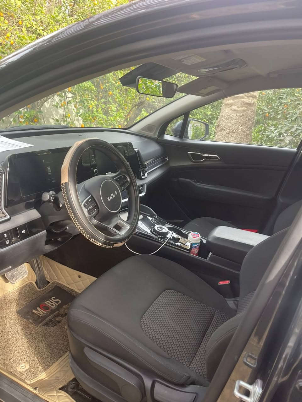 السلام عليكم
سبورتج  2023 هايبرد وارد امريكي
ماشية 29الف
تدفئه كشنات
كير ماوس
ضررها خفيف ومعدل ممبدل بيها شي 
السيارة كلين كلشي مابيها
السعر 195 بيها مجال بسيط
***********
