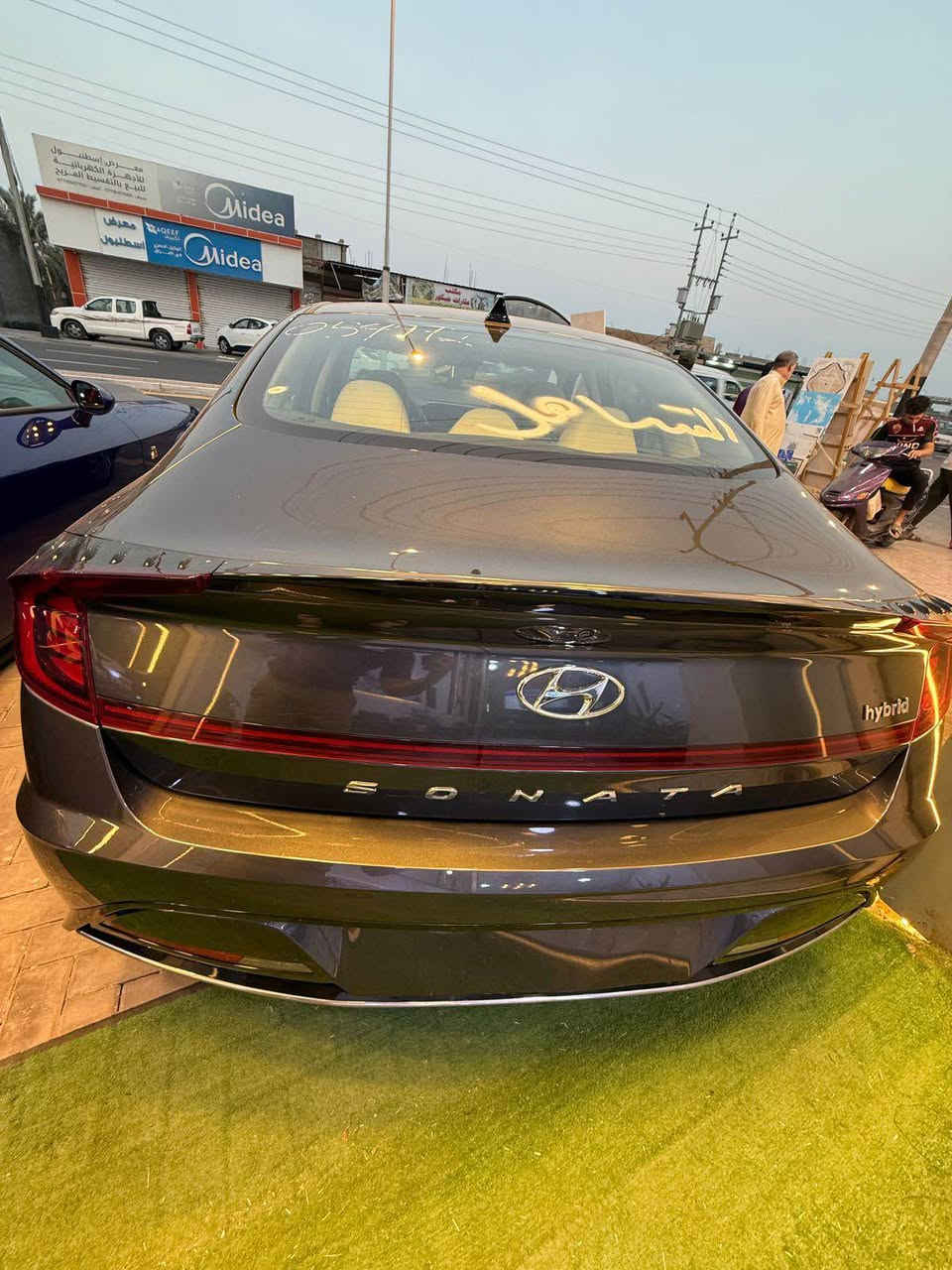 للبيع سوناتا 2023 • كفالة عامة • لون رصاصي

سيارة نظيفة ومتعوب عليها، ما بيها ولا ضربة، فقط بيها باردات  2والباقي كله كفالة عامة من الدعامية للدعامية، يعني تمشي وتدعيلي.
السيارة ما تحتاج ولا دينار، ممشا 70 ألف فقط ومستخدمة استخدام راقي.

المواصفات:
 • مكينة2000هايبرد اقتصادية وقوية
 • ويل سبورت
 • نقطة عمياء
 • تحديد مسار
 • سايد بريك كهربائي
 • ستيرن كهربائي
 • مواصفات كاملة ما عدا الفتحة
 • رقم بصره حره والمعوق 
 • تحويل ثاني يوم
 • اللون رصاصي غير محدد

السيارة كلش نضيفة جداً

العنوان: البصرة – أبي الخصيب – العوجه – قرب تقاطع شيخ أبراهيم
للتواصل: ***********متواجد واتساب وفيس واتصال
السعر 190 ابو الخصيب, البصرة
