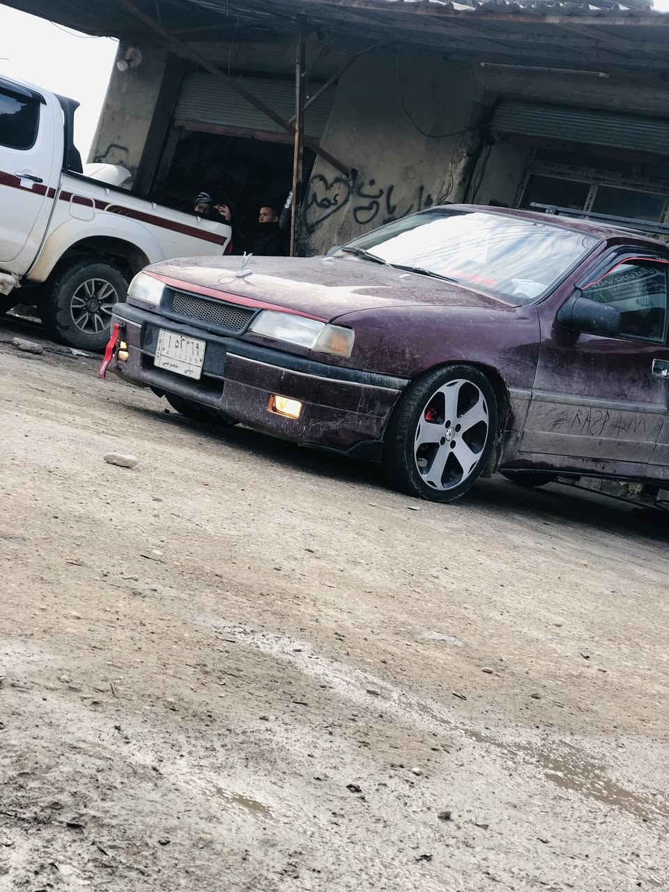 السلام وعليكم اوبل فكترة لبيع موديل 91 محدثة 94 بس صبغ جمالية محرك كير مكفول كفالة عامة 20 ✈️☝️سيارة بس ستر الله  ترايك 200 خياسات بس هلالات ومصلحات سنوية سنة صاقطة 43 وبيهة مجال قليل رجان بدون تعليقات رقم لهاتف ***********
