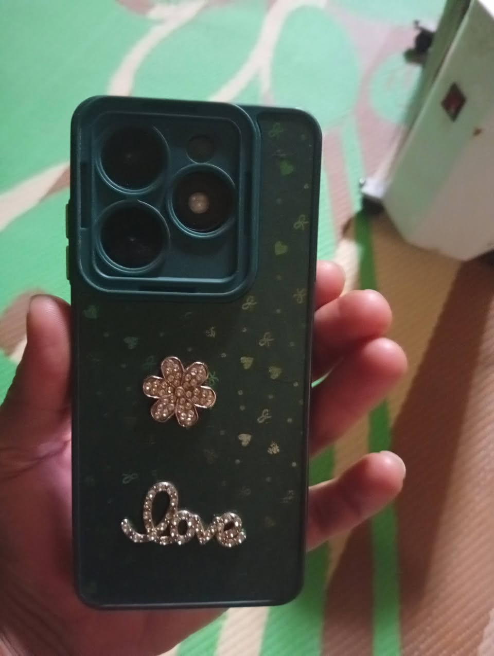 السلام عليكم جهاز تكنو للبيع بي فطر بل شاشه بصيط مواصفات الجهاز كدامك لمو شراي لا يدخل السعر 60 الف للتواصل ***********
