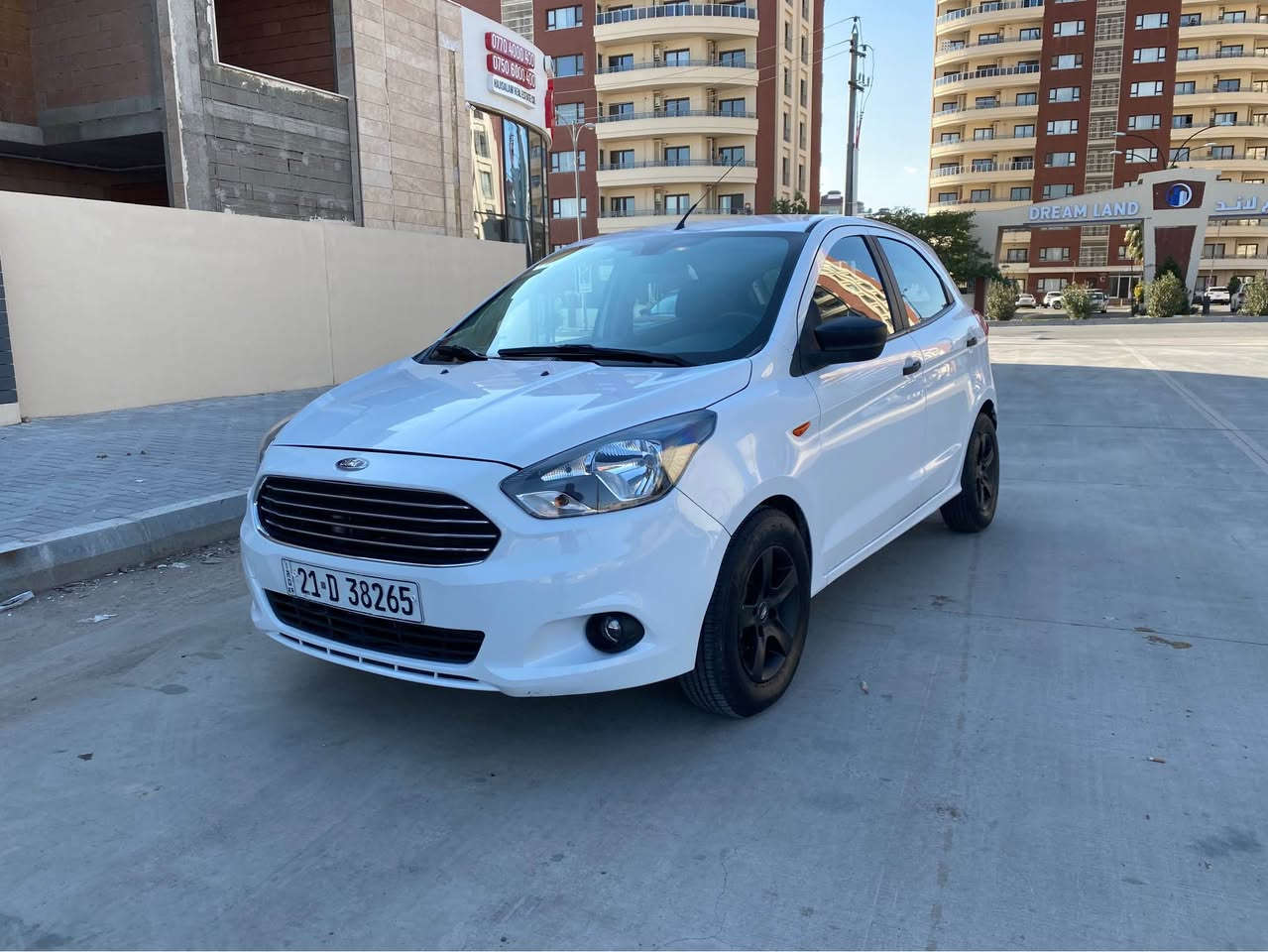 Ford Figo 2018 
مواسفات خليجي
بوياخ: نيو چاملخ هه يه 
دعمي خفيفي پشي هه ييه
دوو شويني سارده كوته
يك دينار مسروفي نيه
گير+مكينه+ته بريد+كاره بايي+هه موو به شرت
مكينه نه كرايته وه
نرخي 83 ومجال 
*********** السليمانية, العراق
