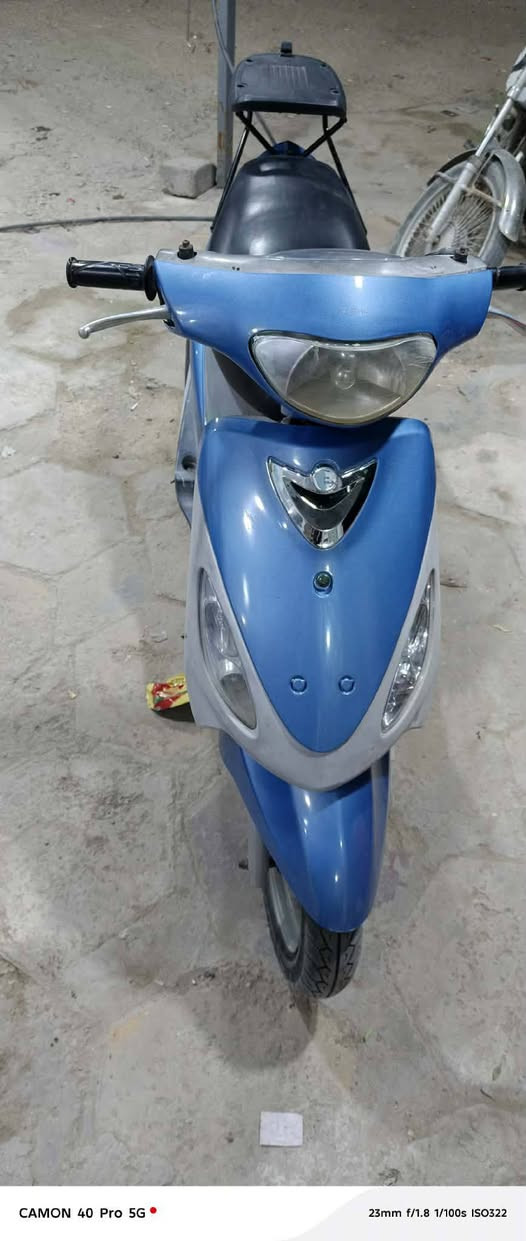 سلام عليكم دراجه البيع حلو دراجه مامفتوح ابدن كلشي شخل بيه نكره سلف ماعوزه كلشي من توجد واتساب ***********
