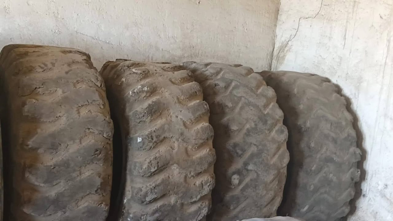 السلام عليكم البيع تايرات الحجم 20 5 25  و 23 5 25  و.
17 5 25 الجديد ول مستعمل نضيف الستفسار عله الرقم ***********  🌎  ***********
