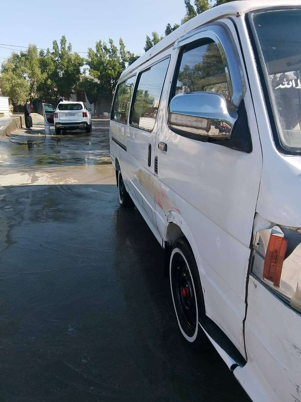 السلام عليكم فتون موديل 2010 تحويل  مباشر السعر 38 بيه مجال حك جيه  رقم الهاتف ‏‪‪0777 505 5968‬‬‏
مصفره هيه ومرور  رقم شاصي شعار نازل بل سنويه 
 مكينه ونجي كير وتماتيك رقم  احمر بابل كهربايات شغاله
