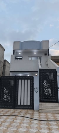 شقة للإيجار • بيت طابقين • تسعين