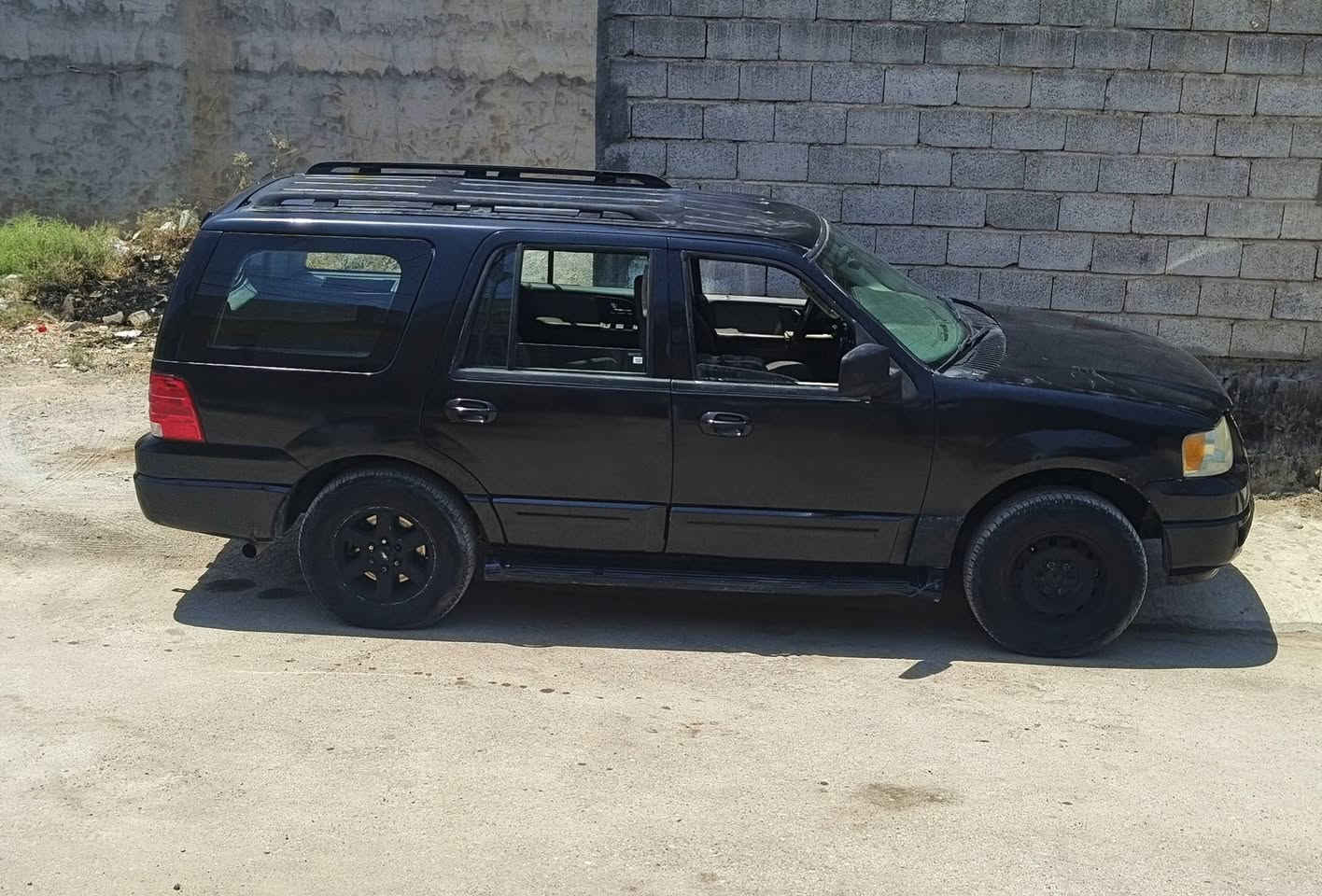 فورد اكسبدشن 2006  متومه عل أخته طبق الأصل محرك ففتي أوتو جاهزه كهربائيات شغاله مكاني ديالى السعر ٢٧ وبيهه مجال حك الجيه ‏‪***********‬‏
