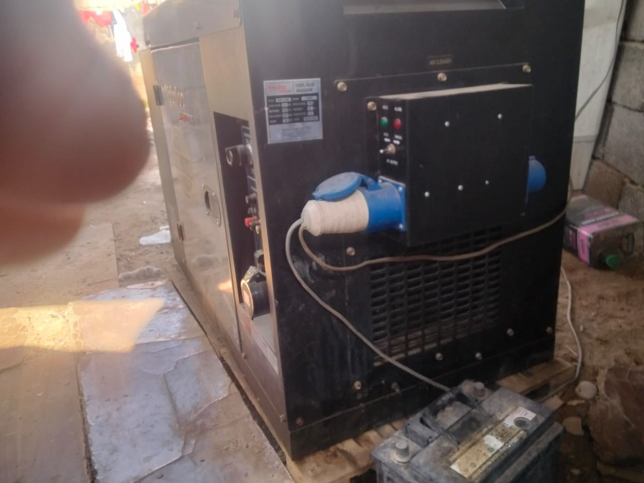 مولد كابوتى 10كفي  40 امبير كاتم  اطفاء وتشقيل ذاتي مشتقل اقل من 40 ساعه جديد بيه مشكله بسيطه
***********
