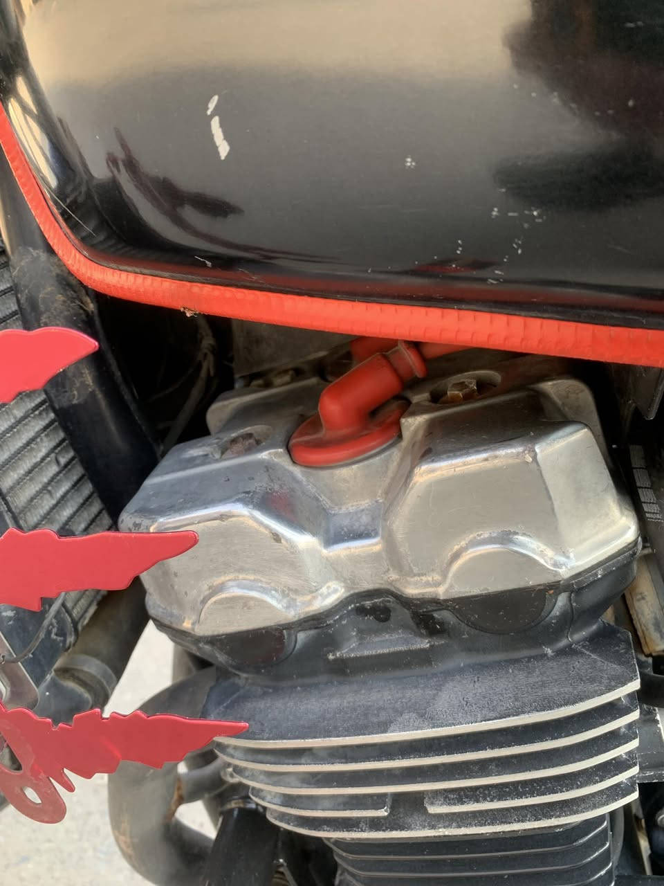 سلام عليكم من رخصه ادمن الحلوه لبيع نوع لدراجه CB400دراجه مكفوله من كلشي اوراق موجوده سعرها 13ومجال كلش قليل مكان لدراجه صلاح لدين تكريت الراقب بل شراء يتصل ***********
