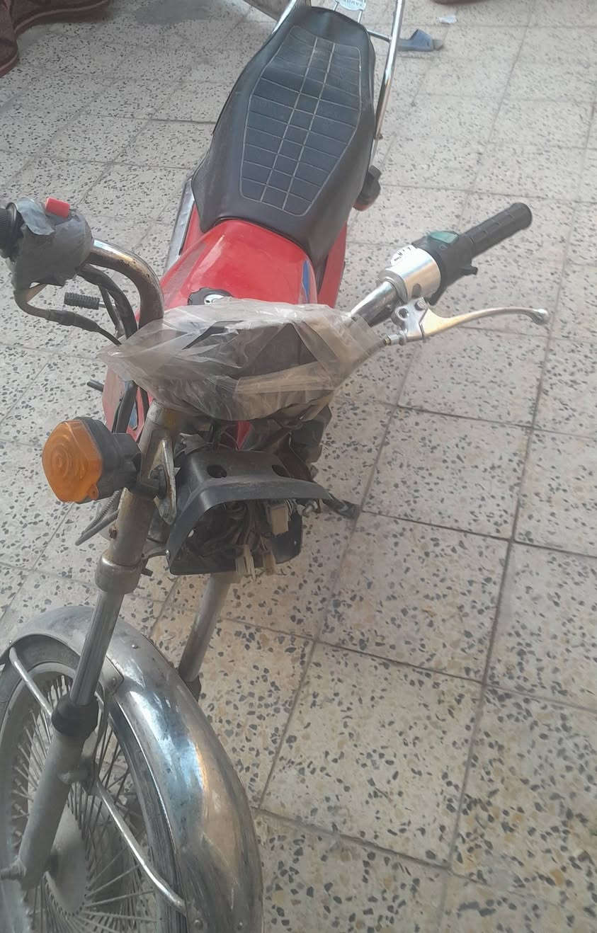 سلام عليكم دراجه اربعه كير كلك دراجه شغاله ونضيفه بس متروكه سعر ٢٠٠ $رقم ***********
