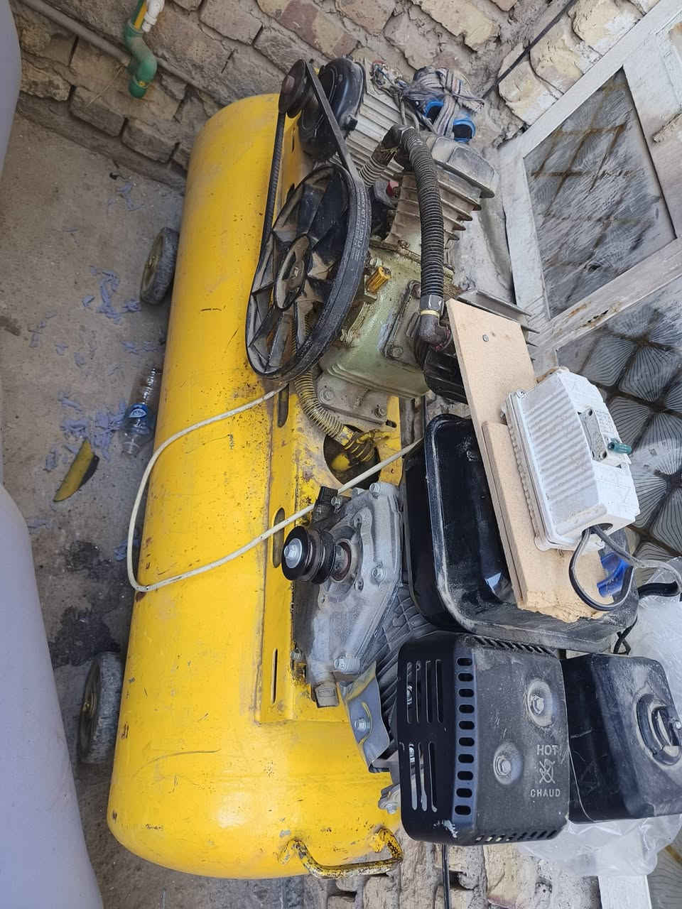 غراظ معمل دوشمه البيع شيله وحده غراظ كامله وكله شغله ونظيفه الله شاهدكمريسر جديد مول  وكهرباء مثرامه يدويه مسدسات دوشمه ونجاره العدد 5دريل شحن ودريل كهربائي وكتر وصينيه كص جديد 750الف البكان بغداد الحسينية وهاذه رقمي***********
