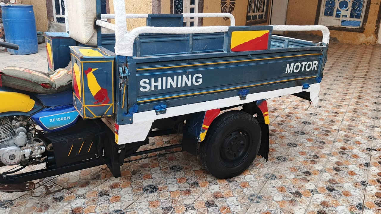 ستوتة للبيع
مكاني بلحمزة الغربي 
موديل 19 شاصي مكفول 
بيها مكينة 24
اوراق أصولي 
بيها لحيم بدرع 
سعرها مليون 

***********
