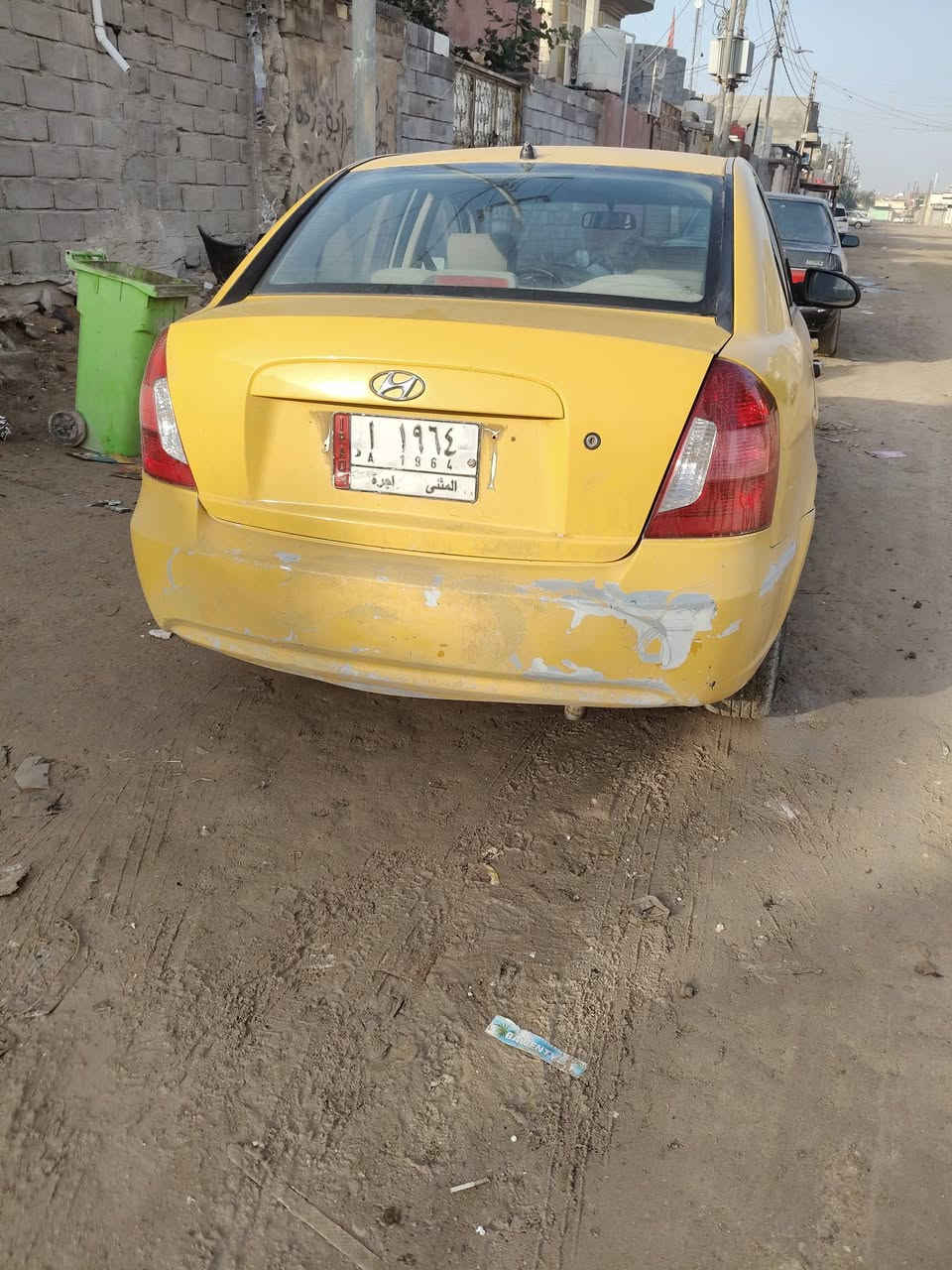 اكسنت
موديل 2009 
مكينه 1600بيه بدايت تنقيص 
كير عادي 
حداديه نص عمر 
دواخل نظيفه كلش 
شواصي برانكيب مكفولات 

السنويه ل2027
مصفره غرامات وهيئه
المكان البصره الزبير 
ماسنجر ماعدي 
***********
السعر 65 وبيه مجال
