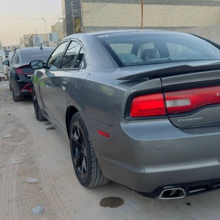 جارجر ١٤ محدثه 22 فول مواصفات
٪تشغيل عن بعد مكينه 3600 بيع (فقط بيع فقط) 
السياره جاهزه تخم تاير تبريد ثلج💠 ارقام وسنويه شرط الحاسبه
٪حساسات
٪كامره
٪فتحه سقف
شاشه جبيره
مكاني بابل السعر 50 قفل من الاخير
***********
