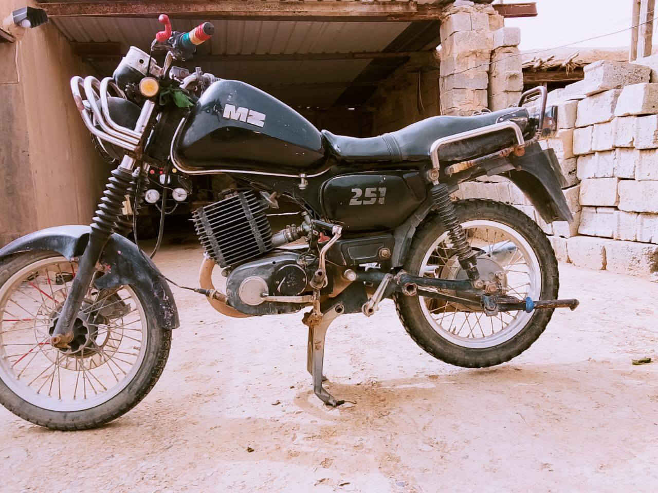 سلام عليكم  ماطور امزت للبيع 2001ابلادي اي عيب مابي السعر مليون و200وبي مجال مكاني  ديالى قره تبه  للاتصال /***********/
