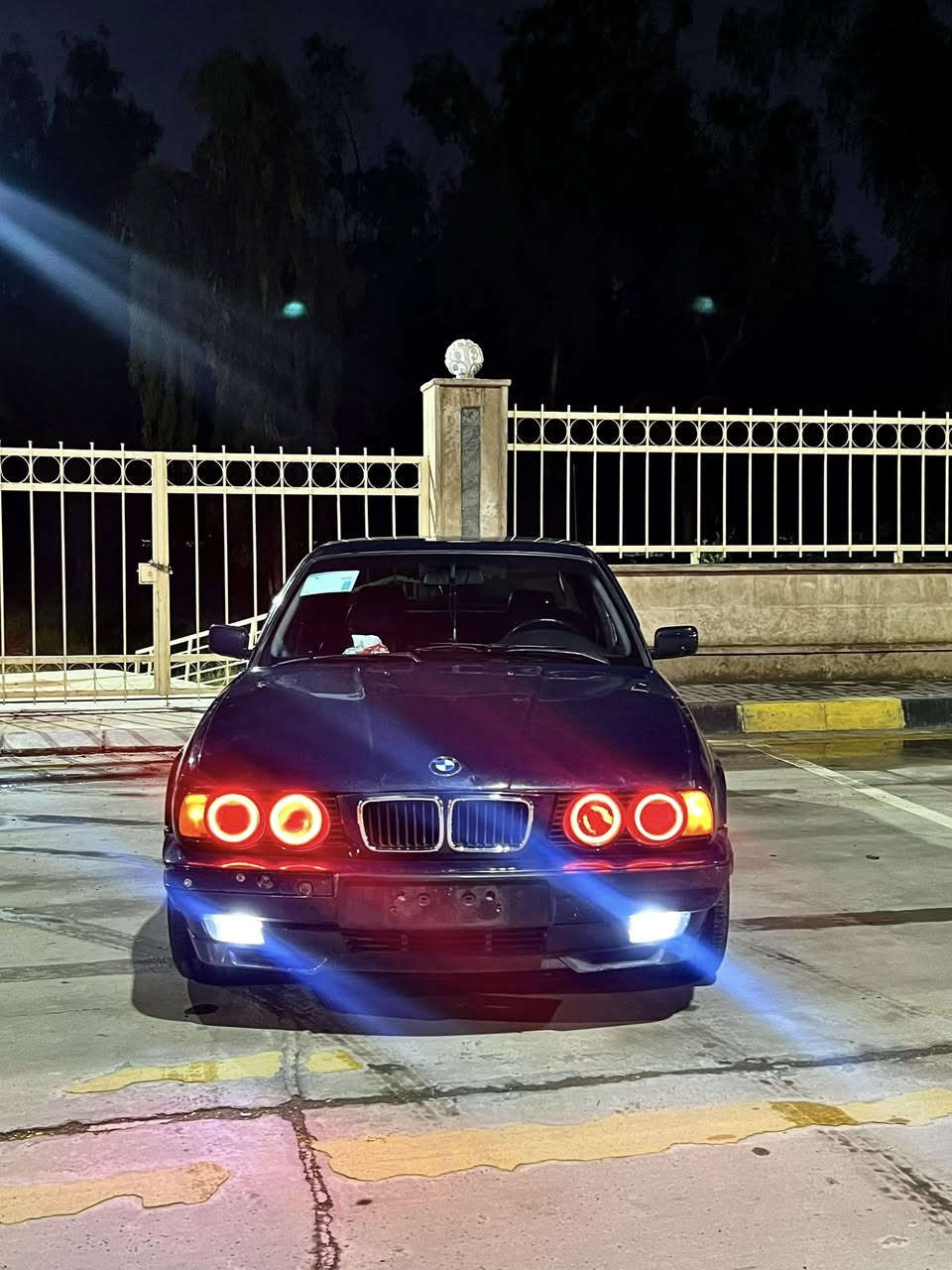 سلام عليكم
BM 520 
بلاديه لاصبغ ولا طخه
مال جناي 
لون يخبل
1991 اصل وفصل
بيها كوبون
كبس ديجتال
سنويه لل30
كير عادي 
جوم كهرب
وياله خليه🕸️
تبريد شغال
تدفئه شغاله 
بجم امامي خلفي عريض
تايرات جدد 4 
طخم + دسكات جدد
كزوز صوت مرعب
كير شرط 
محرك شرط 
معدل صاروخ 
كهربائيات كله شرط شغال 
لدات امامي خلفي + صفايح شغال 
لد عيون حمر + بلوجكترات ابيض 
زنون عالي يسوي ليل نهار 
غرفه جلد جديده 
جنح خلفي
فول عدى السلايت
رقم نينوى مشروع وطني 
سعر 65 وبي مجال 
شرط وكاله وتحويل 
مكاني موصل 
***********
***********
