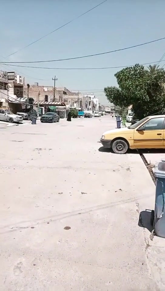 سلام عليكم✋✋ 
دار للبيع مساحة 95 الواجهة 80'4 النزال 20 متر💝 
بناء جديد سنه٢٠١٥💪 
طابقين معزولة❣️ 
يطل على ثلاث شوارع💪 
عرض شارع 20 متر طابو ملك صرف🌺🌺 
الموقع ممتاز جدا🌹 
السعر 230 مليون وبي مجال🤑🤑 
التصال *********** كل سيراميك و مرمر 🌹🌹🌹
