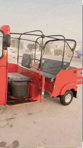 تكتك للبيع 23 كفاله عده الغد بي طخه خفيفه  مكينه كير تايرات كشر كفاله اوراق بسمي السعر 8ونص  *********** العنوان بغداد سبع البور ابو القناص طفي الضوه ولحكني
