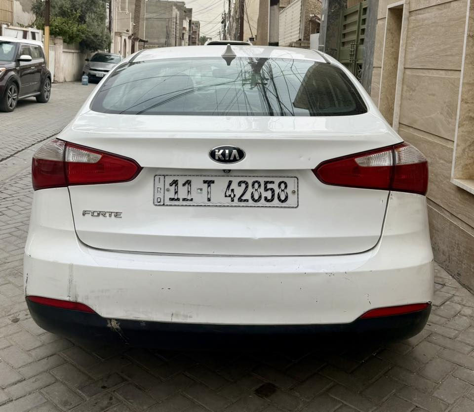 السلام عليكم كيا فورتي 2015 امريكي جاملغ وبنيد بيها محرك 2000 دوش رقم بغداد بسمي هزة جديدة مكان بغداد ***********
