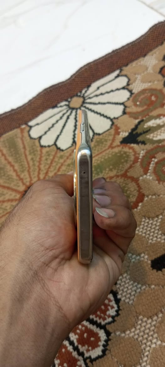 سلام عليكم هونر اكس ٩ بي جهاز نضيف فقط الفلاش ولبصمه متوقفات بصمة وجه فعاله وشغاله كامرات شغالات مكان تقاطع قريه الرسول 
سعر ١٨٠ قفل قفل قفل 
***********

