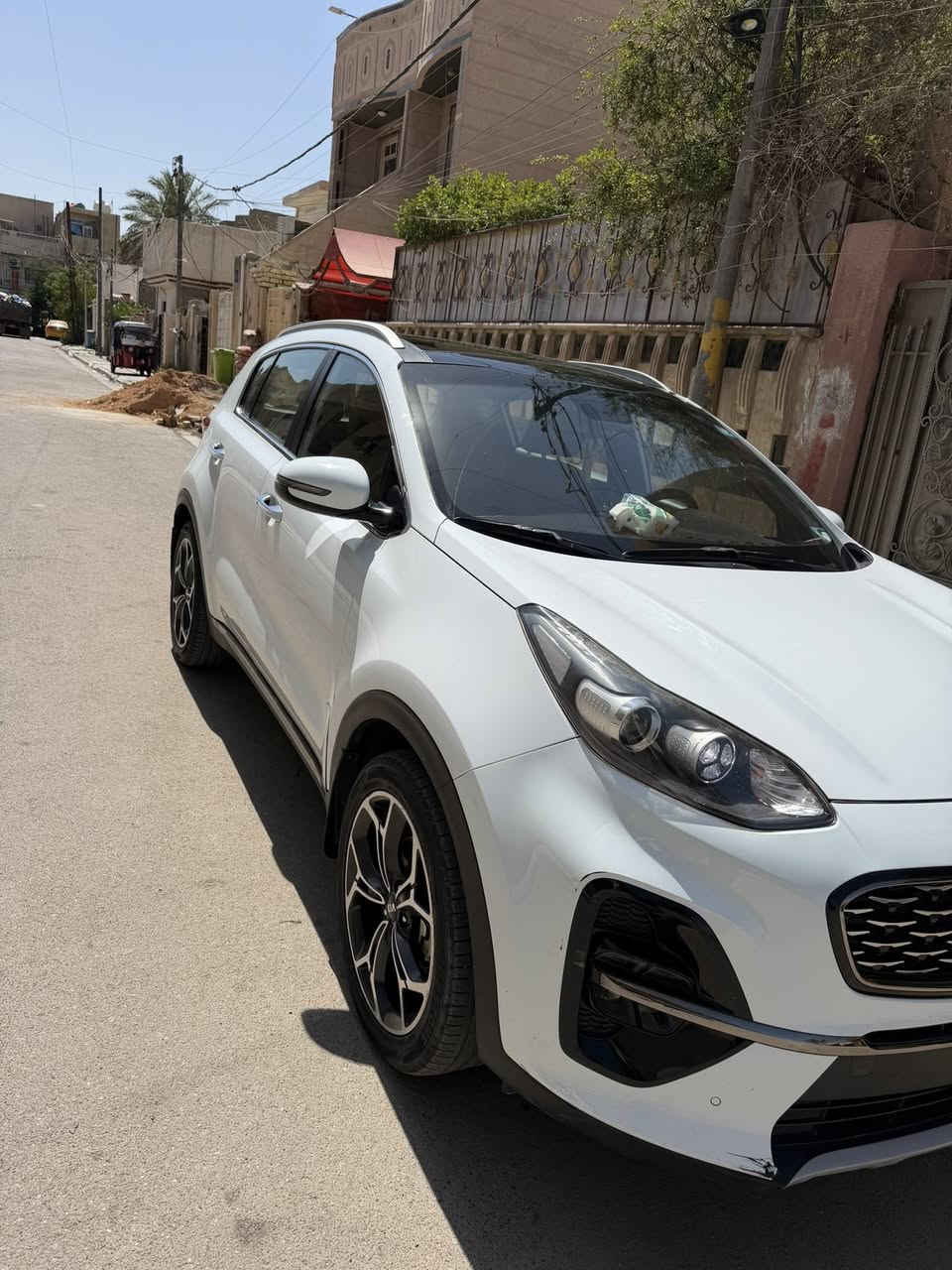 السلام عليكم
كيا سبورتج خليجي جيتي لاين 

موديل ٢٠٢١ 

فول مواصفات ١/١ معروفة

رقم بغداد تحويل 

مكفولة عام من الصبغ والتبديل 

بانوراما.

بصمة دخول وتشغيل.

سايد بريك بصمة.

مانع منحدرات.

شاشة كبيرة.

اريل نفكيشن.

شاحن واير ليس .

تشغيل عن بعد

شفتات سرعة.

جنطة كهرباء.

كشنات جلد بلادي و كهرباء.

.داخل لونين حمصي واسود.

حساس امامي وخلفي.

خمسه ويل كب .

قطعتين تبريد بيانو.

كامرة خلفيه.

تحكم ستيرن.

شاشه قرائه الاعطال

سيارة جاهزة من كل النواحي صدر 
السعر215 $ بيه مجال بسيط جدا
*********** وليد
