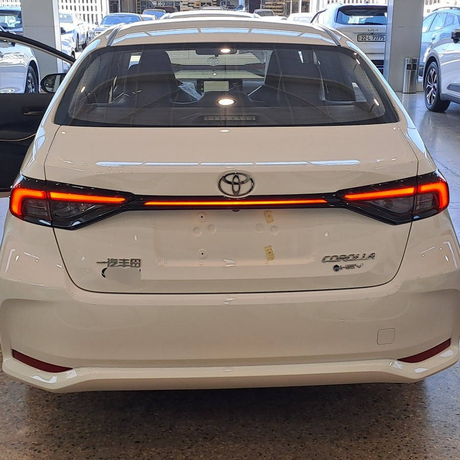 ♦️️تويوتا  كورلا_ شكل الجديد 2️⃣0️⃣2️⃣5️⃣ Toyota Corolla ♦️ 

فتحة سقف، جلد اسود اصلي، دركة خياط، مسند وسطي متحرك، مقاعدكهرباء. 

🚦أرقام بغداد🚦

المواصفات 👇

🔵محرك 1.8 لتر VVT هايبرد
🔵كير بوكس اوتوماتيك 6 سرع 
🔵تشغيل ذكي ( بصمة ) 
🔵شاشة وسطية كبيرة apple car play and android auto
🔵كامرة خلفية دوارة 
🔴رادار تحديد مسار ومانع تصادم ‼️
🔵 دشبول ديجتال 
🔵تبريد قطعتين 
🔵 فتحة سقف ( سلايد روف )
🔵 لايت أمامي وبروجكتر  LED ‼️
🔵 بك لايت LED‼️
🔵 تحكم ستيرين 
🔵 اوتو لايت
🔵 اوتو هولد
🔵 نظام ABS 
🔵هاند بريك كهرباء 
🔵نظام التحكم بالانارة الخارجية
🔵 مقاعد جلد أسود 
🔵كرسي كهرباء 
🔵قبضة مقود جلد 
🔵 اشاير بالمري
🔵حساس ضغط الاطارات
🔵 وضعيات قيادة 
🔵مانع انزلاق
 

🎁نتعامل بنظام القسط 🎁

🚘 🚖 يتوفر بيع  شراء او مراوس للسيارات القديم والحديثة ✅️
 

 اشتري بثقه 💯🌹
***********
عراقنا لتجارة السيارات 
بغداد-معارض البياع شارع الوسط
