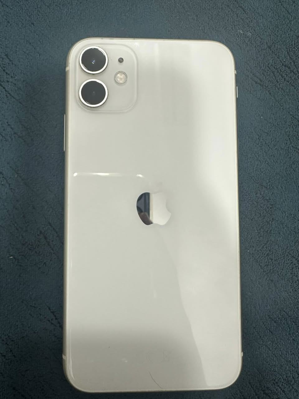 ايفون ١١ العادي شخط مابي
ذ١٢٨ 
ب٨٢ 
شخط مابي 265 وبي مجال 
***********
