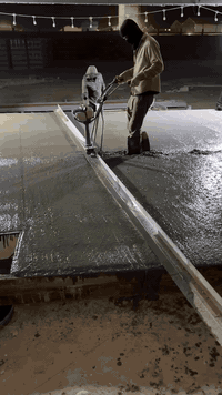 متوفر كادر صب وسقل جميع أنواع الأرضيات والشوارع ومحطات الوقود وجميع الدوائر الحكوميه والأهلية نعمل بجميع المحافظات وبأسعار مناسبة للأستفسار الاتصال أو المراسلة عبر  ***********
