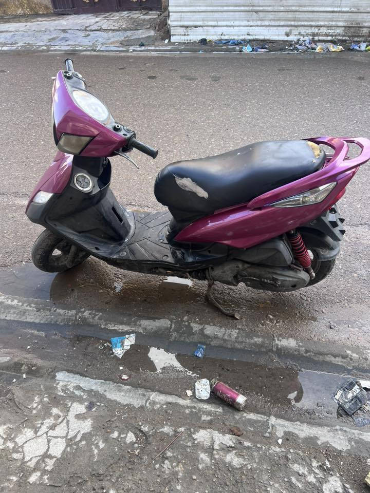 سلام عليكم دراجة ثعلب للبيع  جاهزة بدون نقص مكينة بلادية كلشي شغال منضومة زنون بيهة  دراجة كلهة بلاد مكاني غزالية وهذا رقمي ***********
