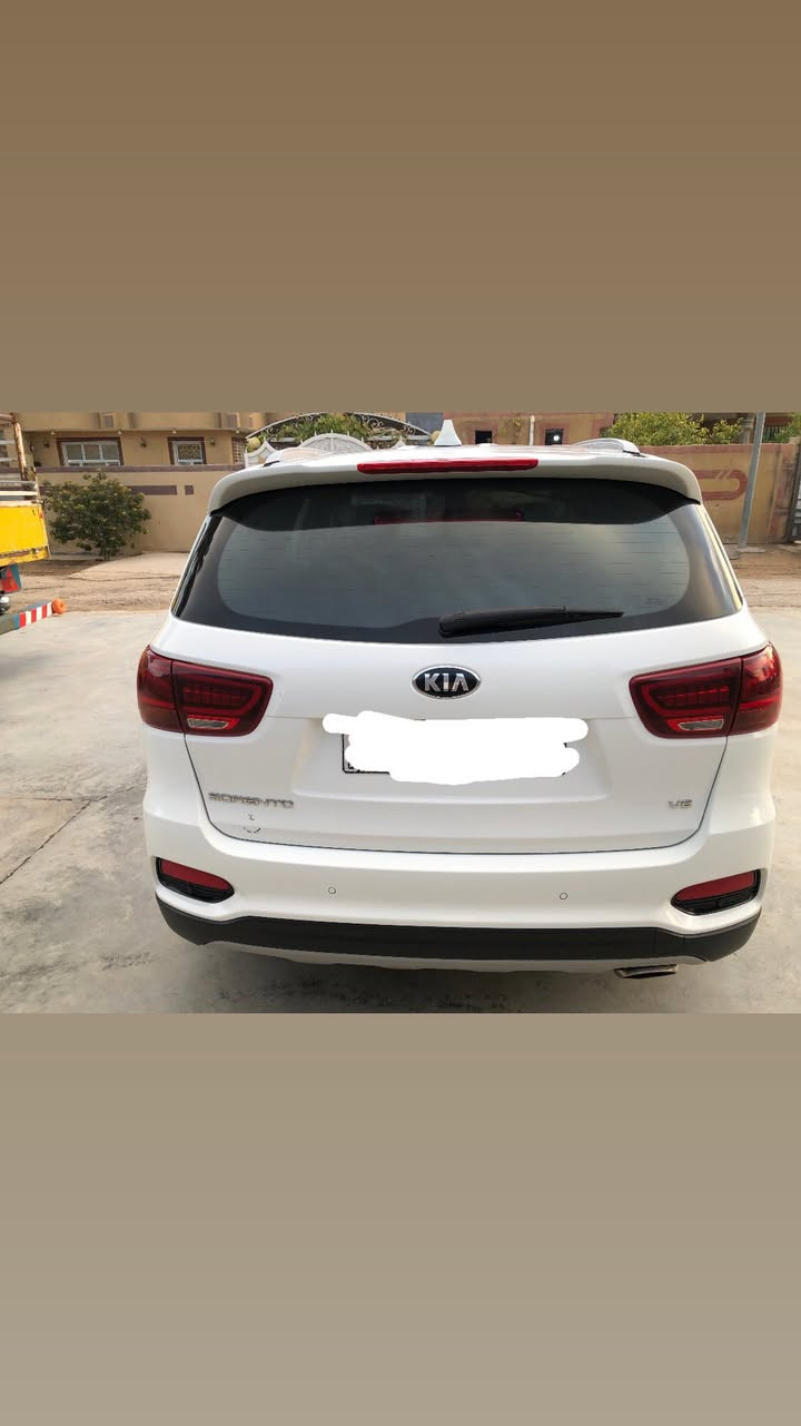 سلام عليكم
سورنتو  2020
مكفوله كفاله عامه ماشيه63 الف  
تحكم ستيرن  جهتين 
كشنات كهربائيه 
شاشه جبيره 
كامره دواره 
جنطه كهرباء 
اريل انفكش 
مكينه 3600  سته ستلندر 
ويل 20
تبريد تلاث قطع 
برده خلفيه 
فول مواصفات ما عدا الفتحه   
السعر اتصل وبيك خير ودلل 
رقم الهاتف ***********
