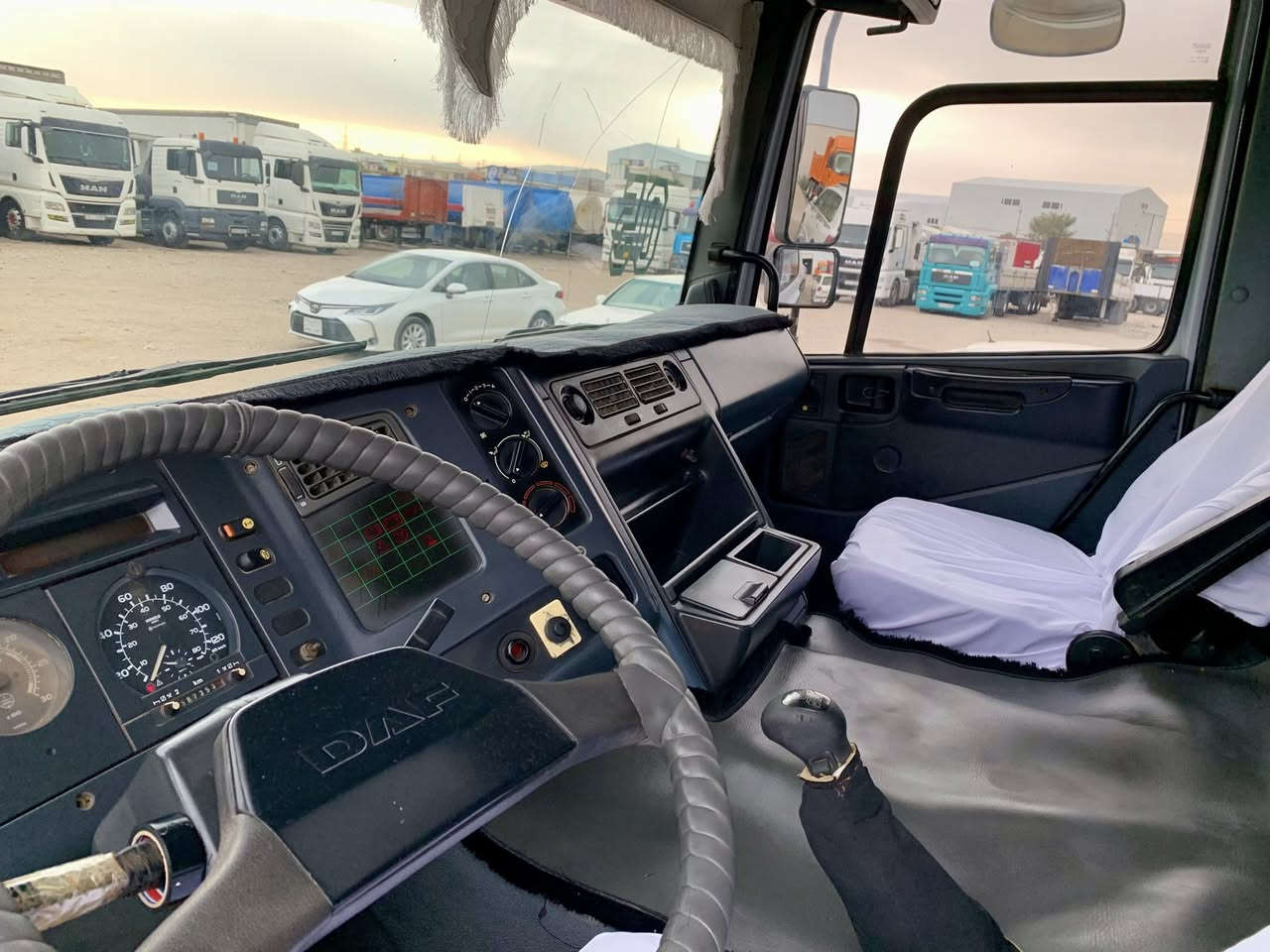 داف مؤديل 1995 سنگل گير محرك بشرط حجم 240
تنكر 10000وقود تخم تاير جديد سنگل ديور سنه وية ساقط سنتين بشرط تحويل سياره مكفوله جاهز لل شغل 
عنوان كلار/  ***********
