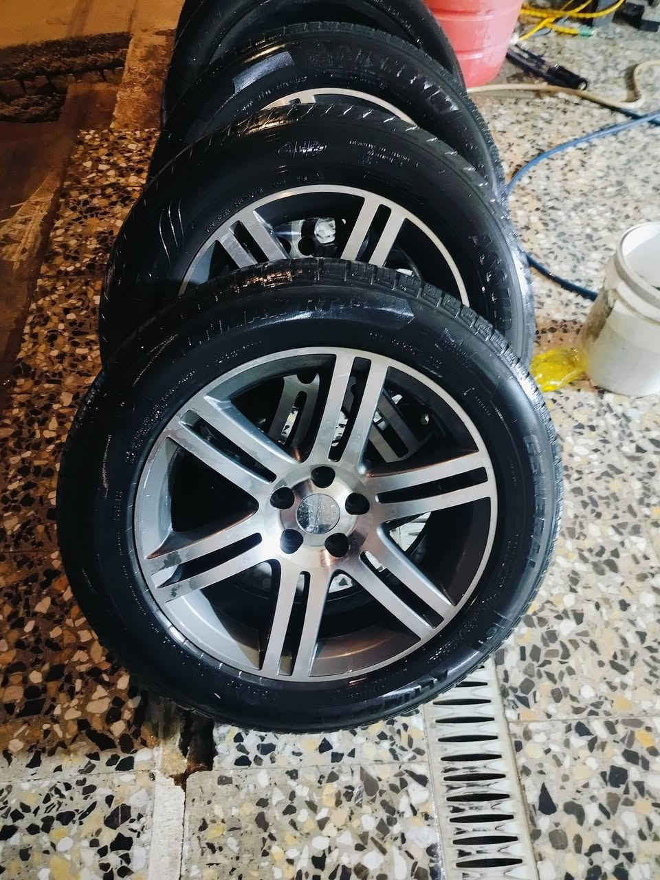 السلام عليكم مجموعة ويلات بيع مراوس عادي حجم 17 و18 شراي تصل ودلل *********** مكاني ميسان

