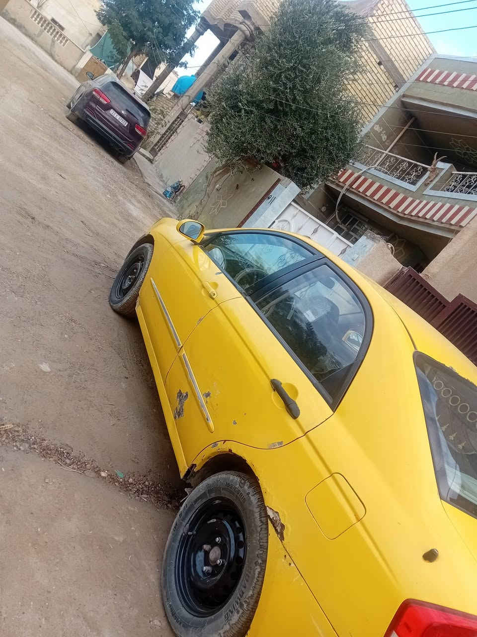 السلام عليكم شباب 
اسبكترا سيراتو مكينه 1600
رقم بغداد بسمي  مكان بغداد زعفرانية 
مكينه كير مكفول 
تخم تاير جديد بيهه 
كهربائيات جاهزه كلهه 
صدر خير من الله 
موديل 2008
***********
رايدهه ب٦٤  وبيهه مجال للشراي يجي يكلب ويدلل
