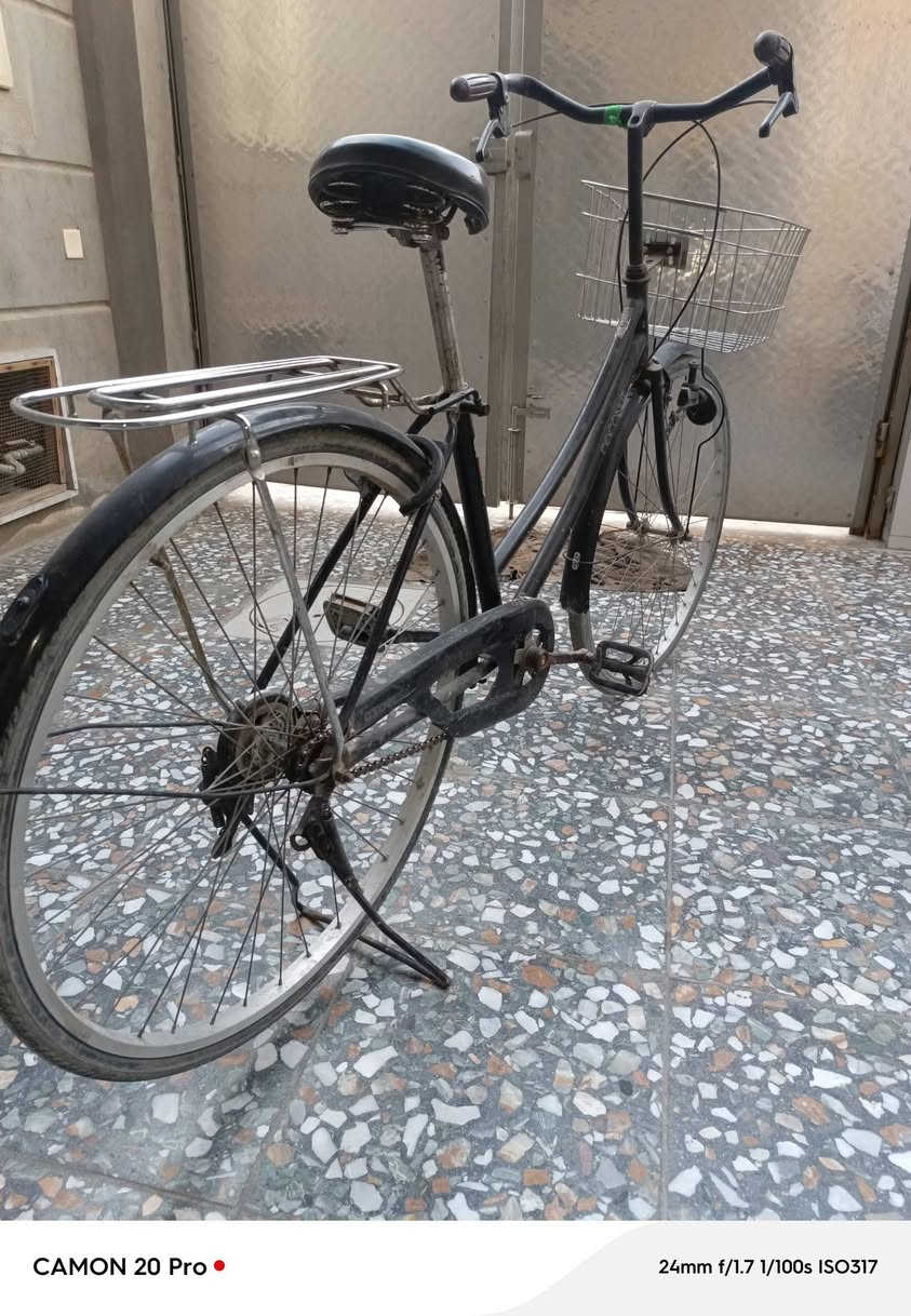 السلام عليكم بايسكل ياباني كامل مابي اي نقص 65 وبي مجال مكاني بغداد البلديات واتساب ***********
