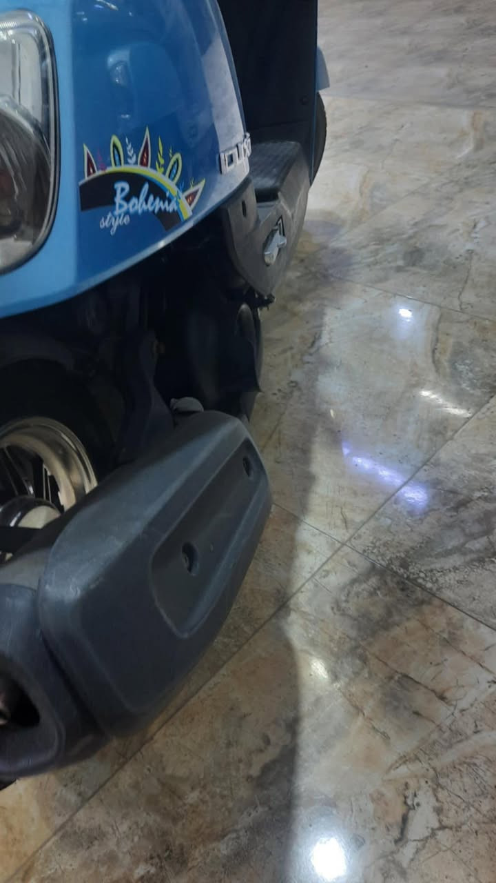 البيع ماكس حاوي  مامفتوحه
*********** 
مديل ٢٠١٢
