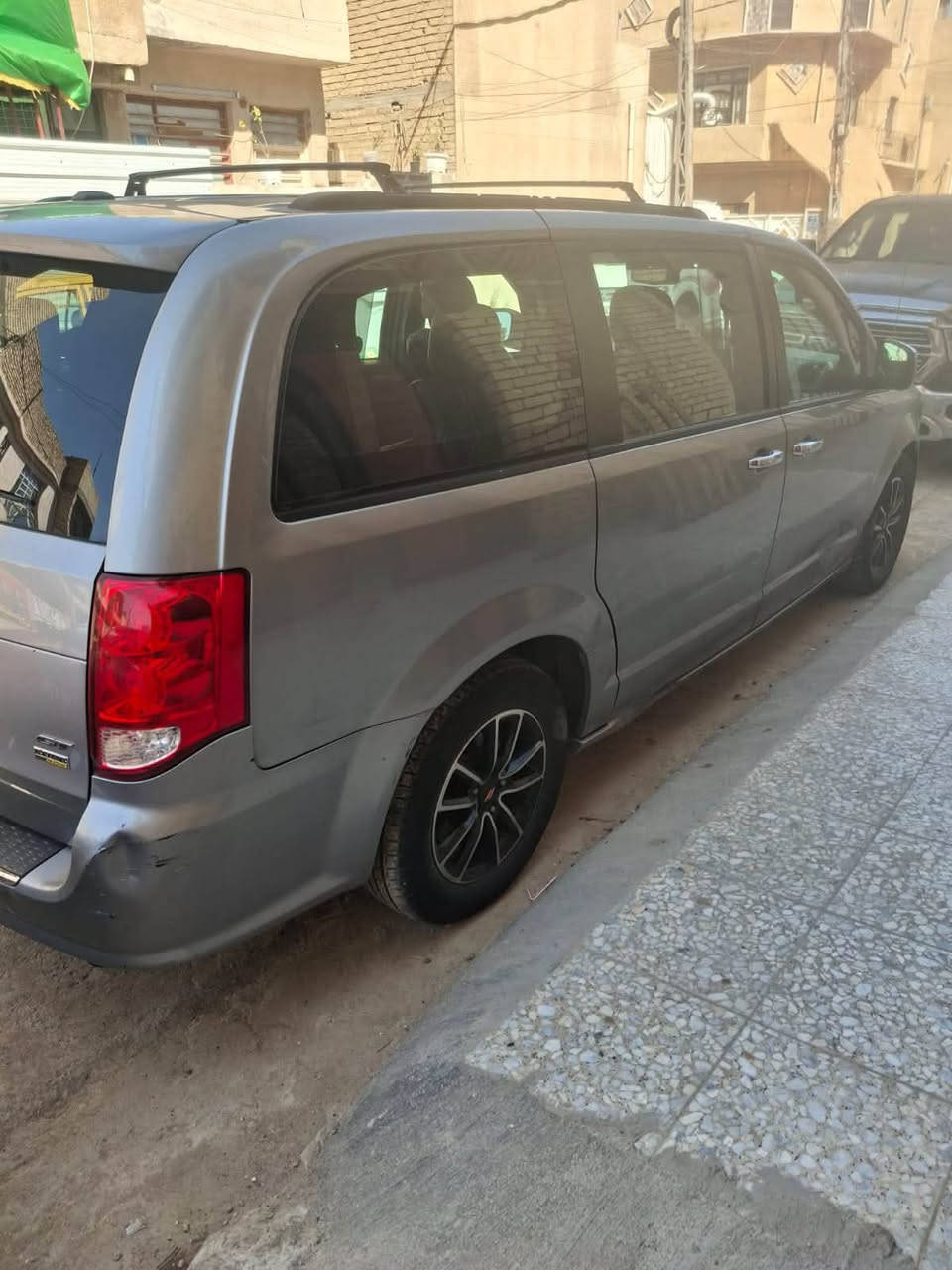 سلام عليكم

للبيع دوج كرفان 2018 gt

حادثه جاملغ وبنيد وبيه طخطخات بسيطة ترجع بارد

مواصفات : السيارة بصمه تشتغيل عن بعد

كشنات جلد وبلع  ، ابواب كهرباء صندوق ،كهرباء 6 جام كهرباء ، تحكمات بالستيرن ، مثبت سرعة ، مانع انزلاق ، ، 3 قطع تبريد ، شاشه كامره  ، كشنات تدفئه ، استيرن تدفئه

محرك v6  3600

ماشيه 149الف

السياره جاهزه من كلشي

مكان السياره بغداد السيدية السعر 155$وبيه مجال بسيط

***********
