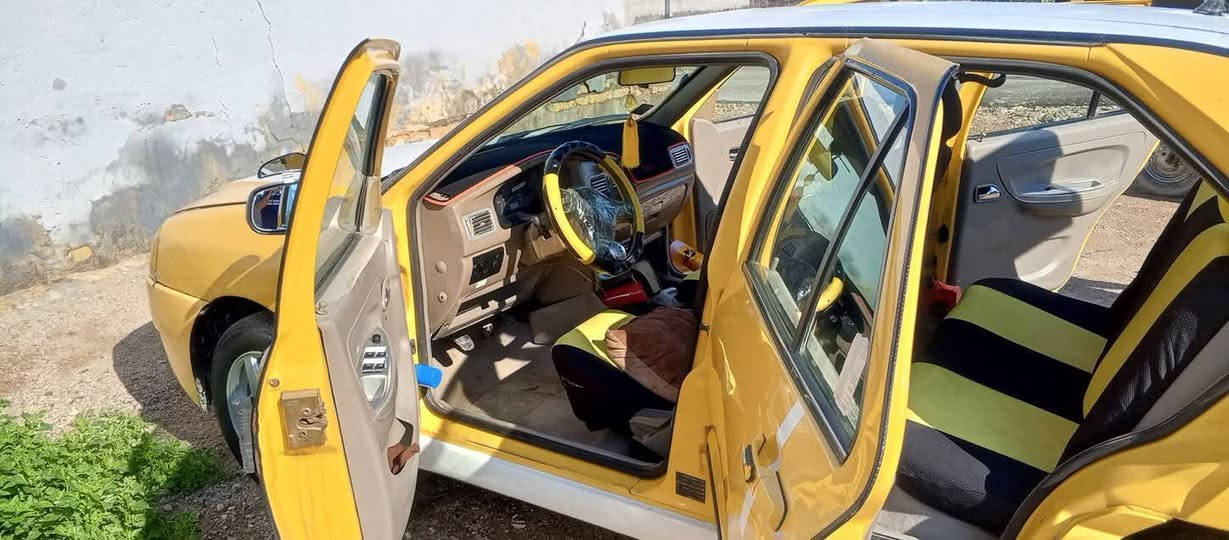 السلام عليكم كوين 11 للبيع نضافة خير من الله هزة جديدة رقم انكليزي مصفرة هيئة وغرامة سيارة خير من الله مال بيت كير عادي محرك وكير مكفولات سيارة خارج وداخل نضيفة لايت زنون شاشة  السعر 34  بيهة مجال حك الجية العنوان ديالى الغالبية سيف سعد ***********
