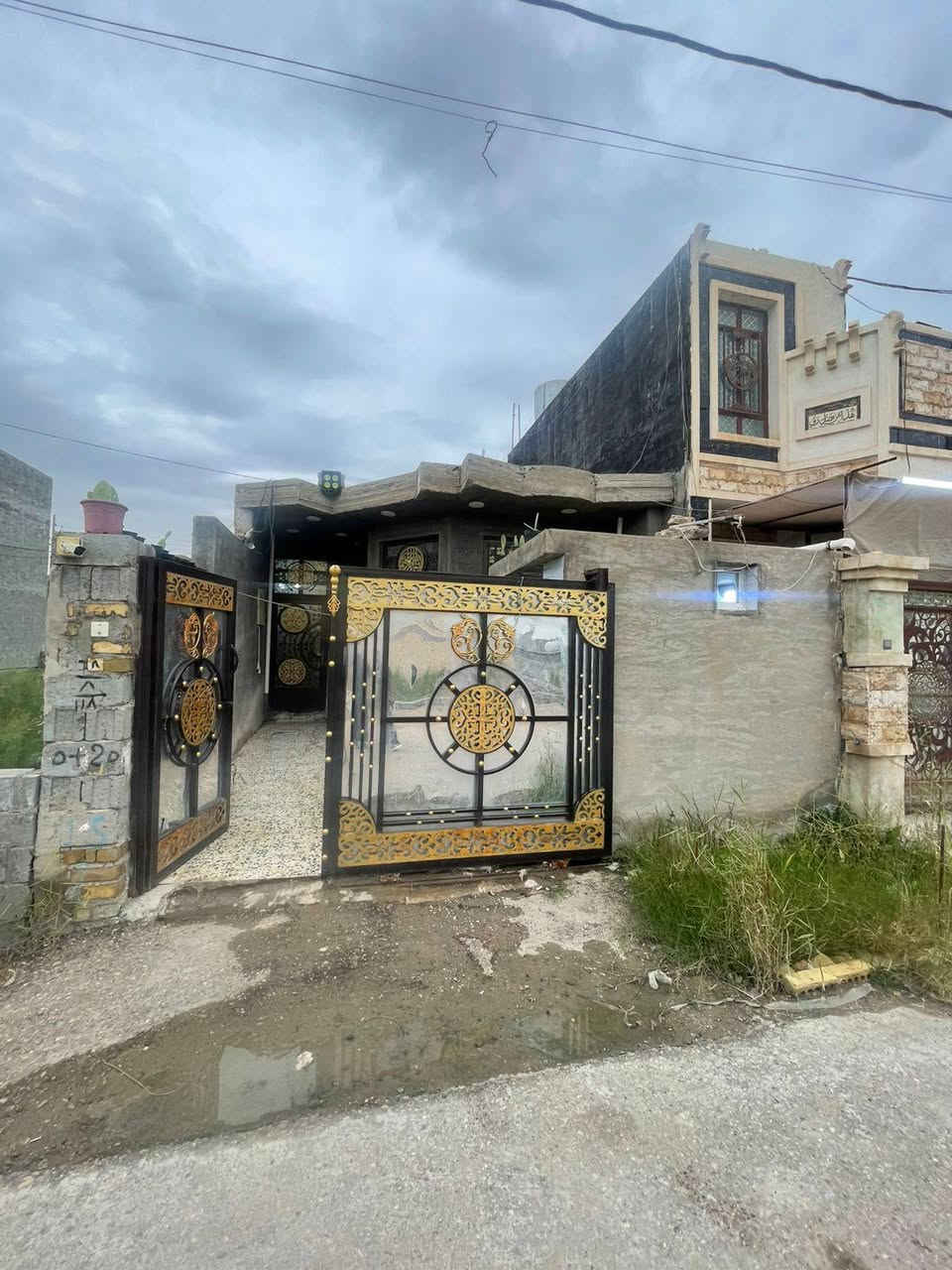 يا لله) سلام عليكم الدار للبيع في الجيغيفي الثانيه خلف صيدلية الفضي
المساحه الكليه للدار 144 متر ☑️جنس العقار طابو زراعي سند 25☑️
الواجهة 6 ونزال 24 ☑️
يتكون الدار من غرفه نوم صاله حمام مطبخ ☑️
ستقبال كراج 🅿
صحيات الدار زنجيل على شارعين شارع الدار 10 متر ☑️
❗دار نضيف فقط نقص الواجهة والبيتونه ☑️
*********** جمال البدراني 📞
العز للعقار والمقاولات العامه ☑️
