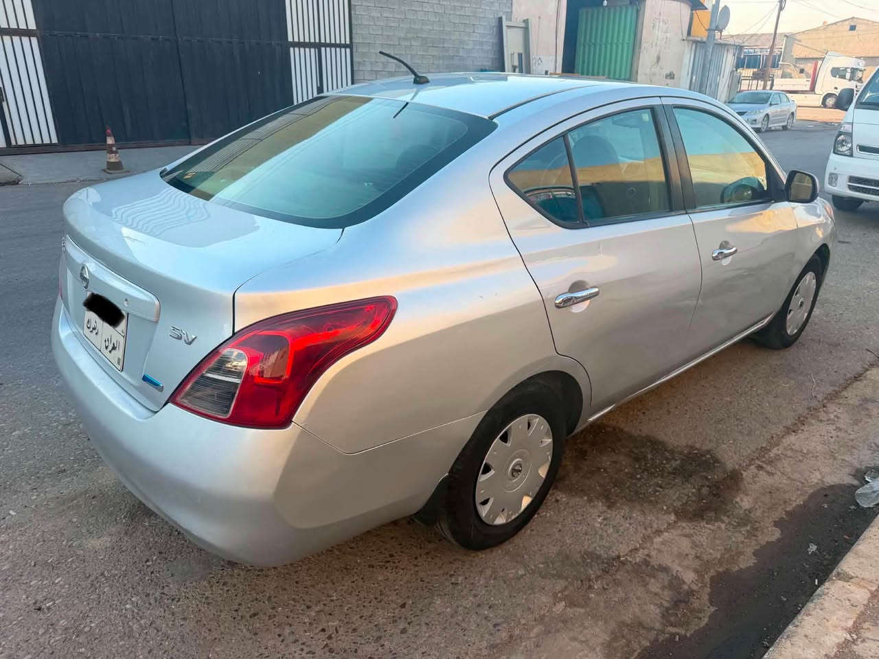 Nissan Versa 2012

مواصفات
ناو زەرد - چوار جام کارەبا -سویج کۆنتڕۆل-یەدە نیکل
گێڕو مەکینەو تەبریت و تەقەو ڕەقە بەشەرت
3 پارچەی بۆیاغە جەمپێکی  کەمی لای سەکنی هەیە
ژ.م:*********** أربيل, العراق
