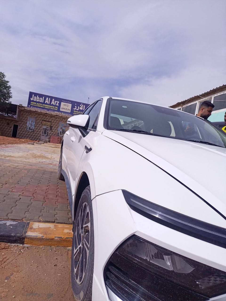 سلام عليكم على بركه الله سوناته هايبرد خليجي تترقم مجاني موديل 24 الون ابيض ضرر بنيد  بدون دواخل رقم تليفون ***********
