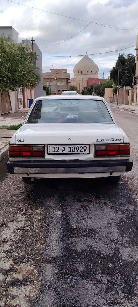 السلام عليكم
كرونا 81 
محرك شرط
كير خمسة
اكسن خفيف
تبريد ثلج
تدفئة شغالة
كهربائياتها كلها شغالة
جامات الكدام كهرب
السيارة بسمي كاربون بانزين بيها
مكاني موصل
سعرها 40 
***********
