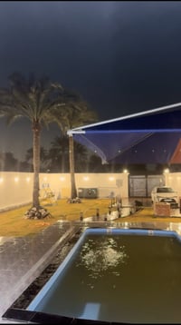 شاليه هلا وغلا 🏀🎢🎆 ■غرفتين نوم وصالة ومطبخ وصحيات  ■مسبح للكبار  ■مسبح...