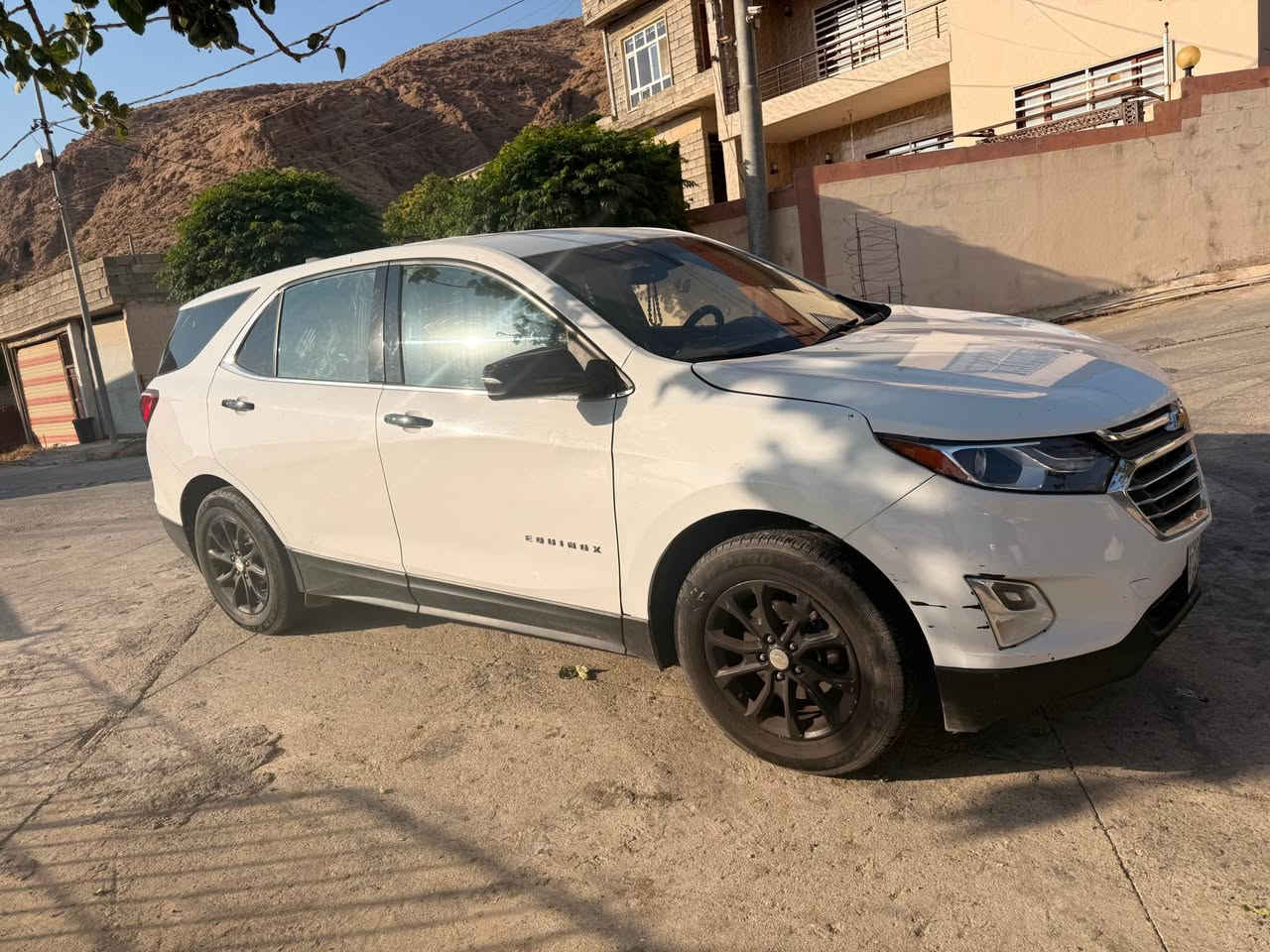 Chevrolet equinox 2019
سه‌یاره‌كه‌ ٥ پارچه‌ی هه‌یه‌ به‌ حیزام ئه‌یفرۆشم. سۆنه‌ر و ره‌قه‌م شانسی داندراوه‌.
سه‌یاره‌كه‌ مواسه‌فات LT
مه‌كینه‌ ١٥ تۆڕبۆیه‌.
ده‌بل ئه‌كسل
كوشین هیته‌ر 
ڕادار
سندوق شه‌فت.
هه‌ر چوار ده‌رگاكان به‌سمه‌ن
ئه‌وتۆ ستارت و ستۆپ
سه‌یاره‌كه‌ بێ مه‌سره‌فه‌ هه‌موو شتی به‌ شه‌رته‌.
تێبینی:سه‌نه‌وی به‌سه‌ر چوه‌ و به‌ناو خۆمه‌.

***********
*********** أربيل, العراق
