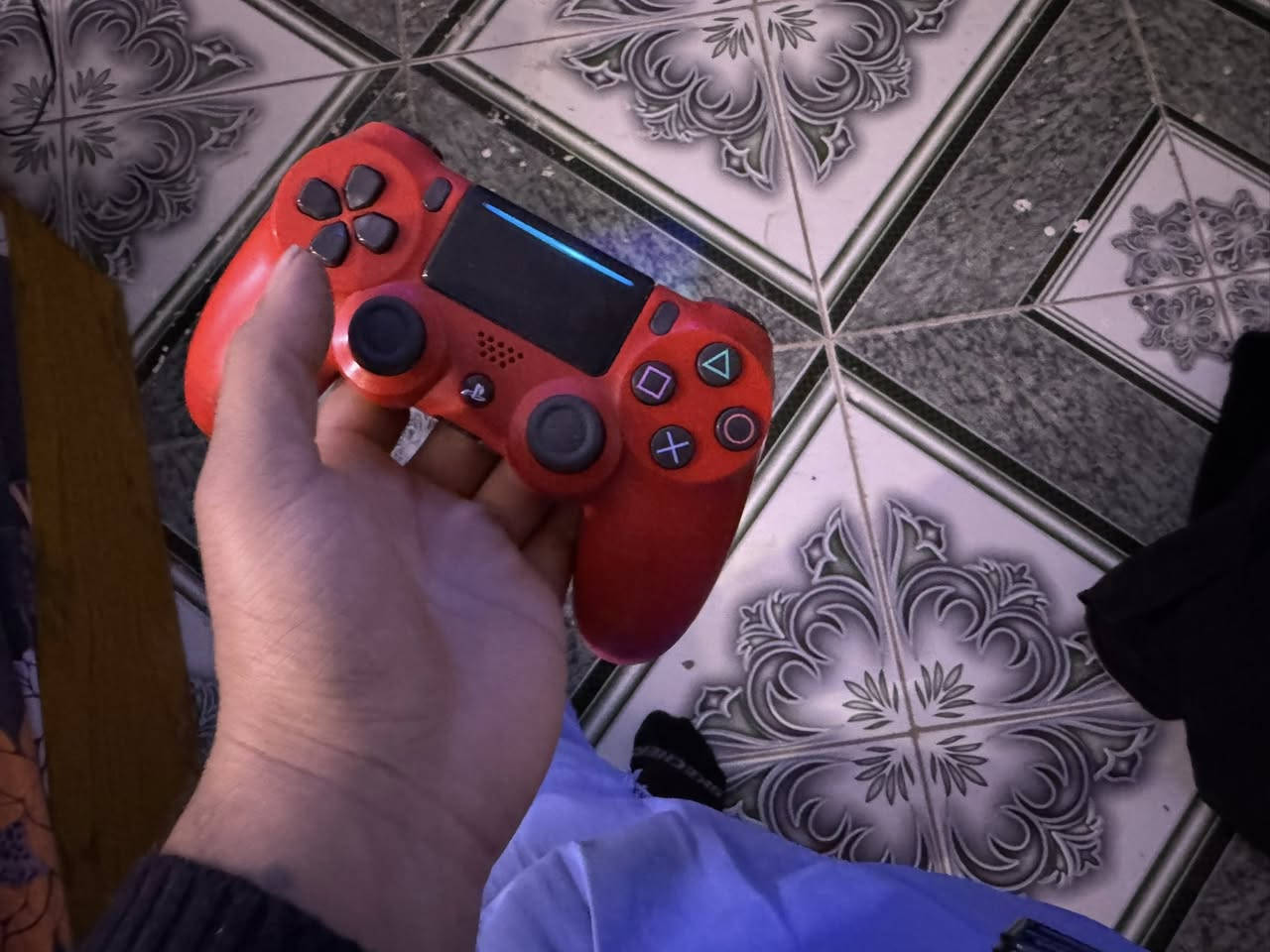 السلام عليكم بلي 4نضام13للبيع جهاز جديد شخط مابي مكاني النهران مقابيل شارع 60سعر 250 رقمي ***********
