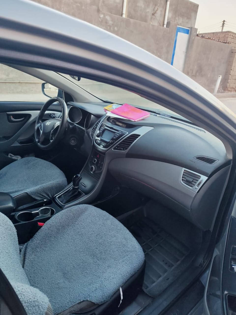 سلام عليكم الانترا موديل 2016 وارد امريكي بيه جاملغ جه الأيسر تخم تاير تبريد ثلج حداديه مكينه وكير كفاله عامه السياره بسمي رقم ذي قار الاستفسار على الرقم ***********
