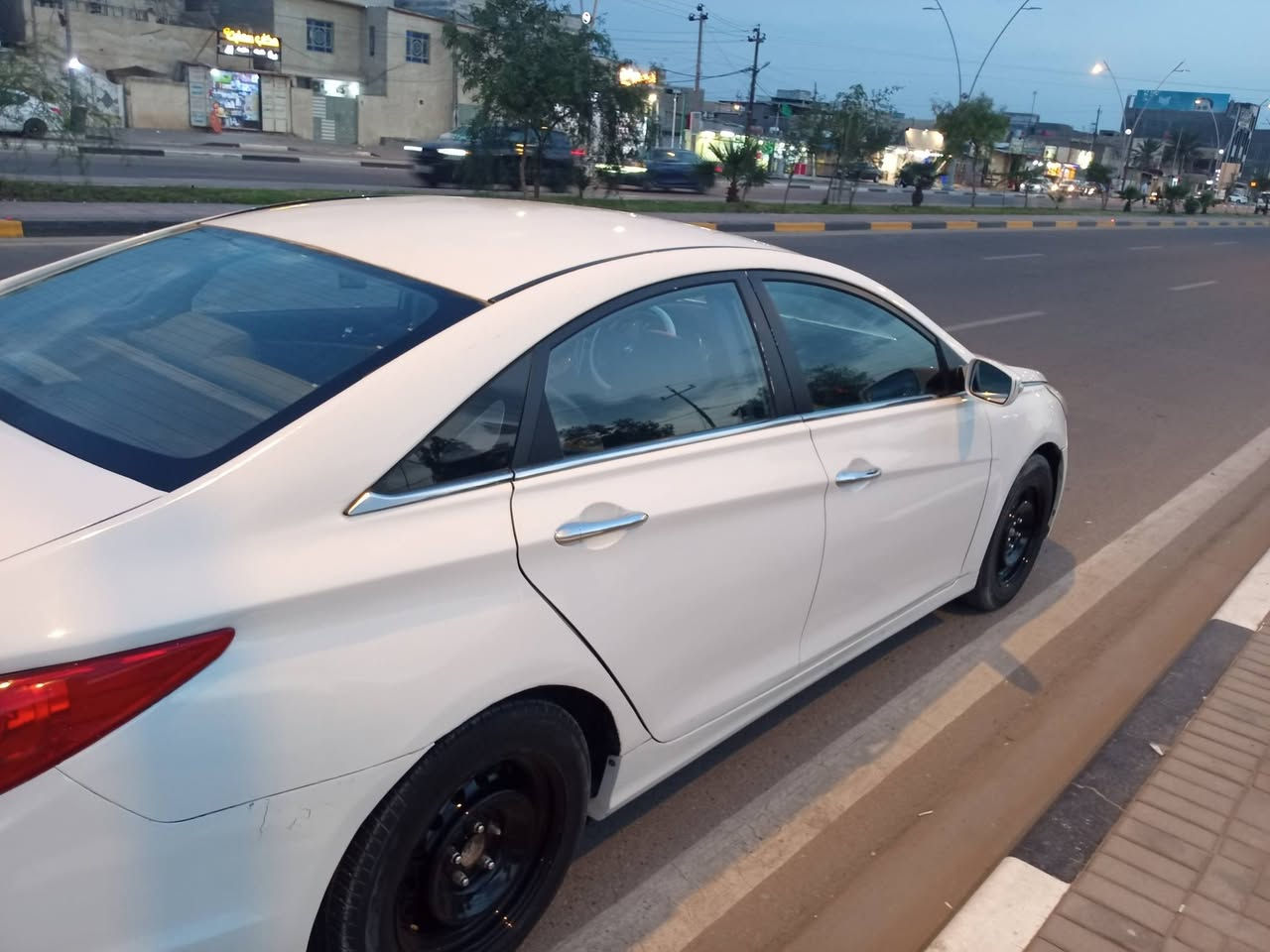 سلام عليكم سوناتا  وارد كوري موديل 14 بنزين أصل دوش 2400 متومه طبق اصل رقم شمالي حساسات خلفيه وامميه كير ومكينه كفاله كشن تبريد خلفي سياره جديده السعر 49 المكان البصرة/ ‏‪***********‬‏
