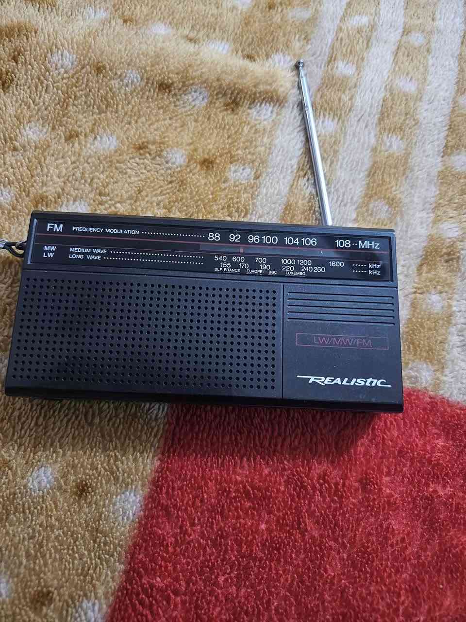 السلام عليكم
راديو realistic أمريكي 3موجات
3باتري قلم سحب جيد جدا ونظيف 
سعره ٣٥ الف مكاني بغداد الاعظمية


**إذا كنت صاحب هذا الإعلان وتريد حذفه لأي سبب، رجاءا أرسل رسالة إلى الدعم الفني**