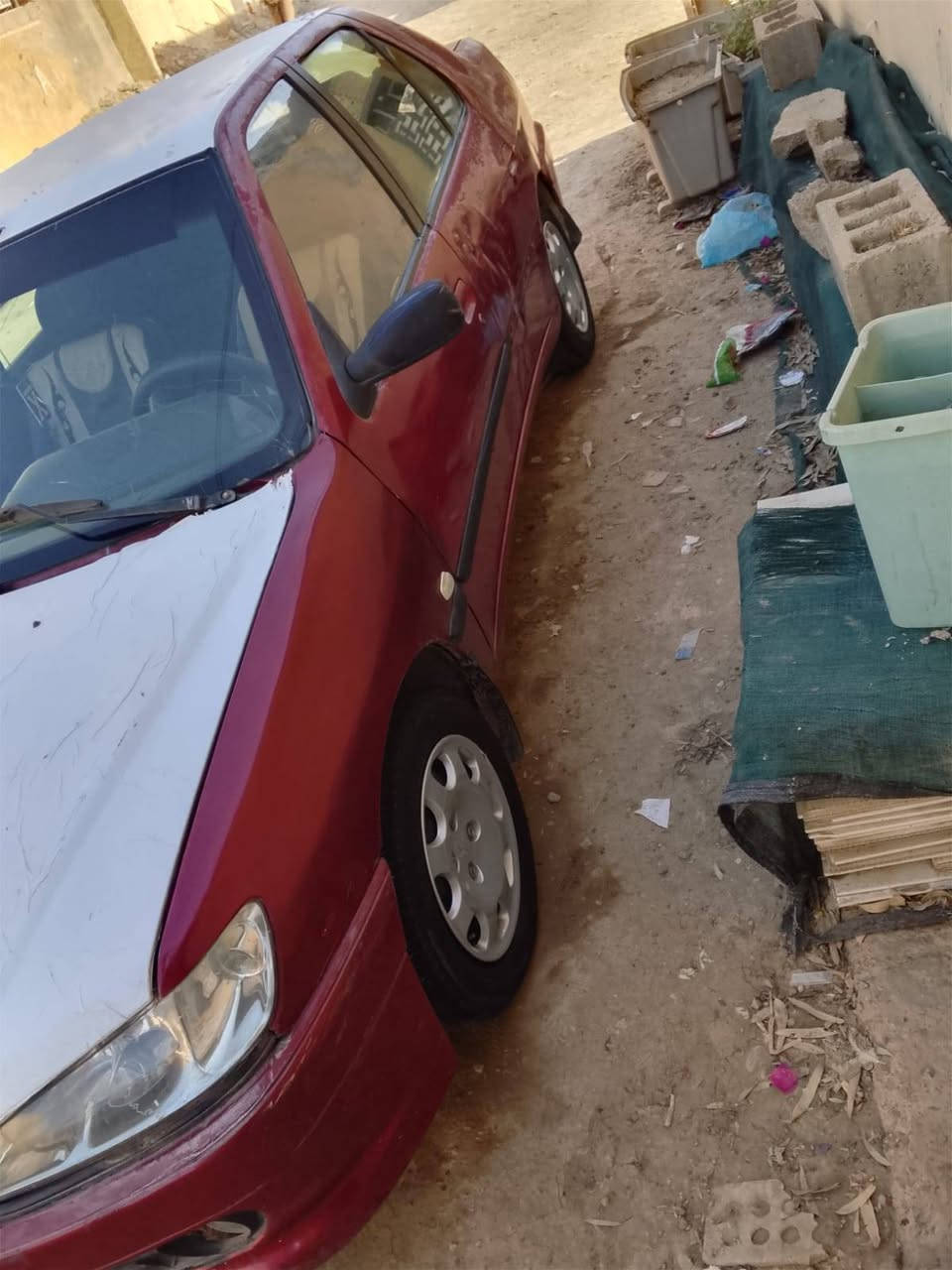 سلام عليكم بيجو 306 للبيع سيارة نكره سلف مكينه وكير مال حاويه سيارة بيه كازكيت خفيف تخم تاير كهربائيات شغاله بدون تجطيل اتكفل سرقه وعشائر راعيهه رقمه ضاع مني الله شاهد ترايهه 200 سعرهه 18 وبيهه مجال رقم *********** مكاني مشروع الوحده قرب بسمايه
