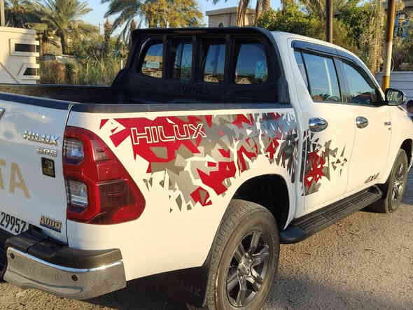 السلام عليكم بيكم هيلوكس تي ار دي موديل 22 ماشيه 83حقيقي تايرات شركه بيه سعر355اوبيه مجال بسيط 
كفاله رقم تلفون ***********/***********
