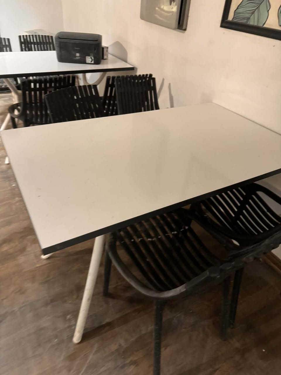 ميوزة تركية قياس 120 * 60 خالص بالمطاعم

كراسي حديد مغلف بلاستك ستحمل وزن 150 كغم

سعر السيت ( ميز + 4 كراسي ) 180 الف

بغداد الكرخ

***********
