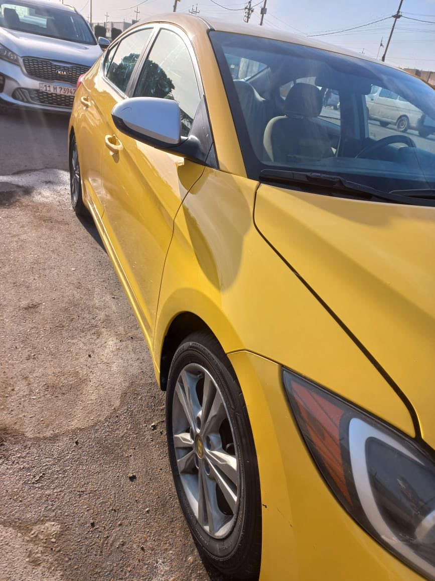 النترا 2018 امريكي
حادثه فقط بنيد نفسه معمر 
لغد شاصي كفاله 
السياره كفاله ليبل واحد
محرك 2000 دوش مفتوح 
كير كفاله تخم تاير جديد 
صدر امامي خلفي جديد 
منضومه غاز جديده 
نص فول رادار بالمري 
تحكم ستيرن جهتين 
3 وضعيات للقياده 
وباقي مواصفات 
رقم بغداد الدولي الجديد 
ماشيه 159
السعر 135 وبيه مجال قليل 
مكان السياره بغداد 
رقم الهاتف ***********
